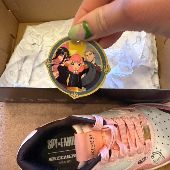 Skechers x Spy Family sneakers size women’s 8 - Picture 6 of 8